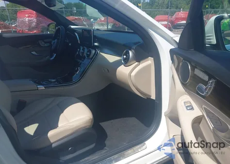 2018 Mercedes-Benz C 300 4Matic из США, поврежденный, VIN 55SWF4KB4JU244606